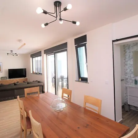 Mimosa House Semesterbostad *