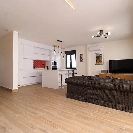 Mimosa House Semesterbostad *