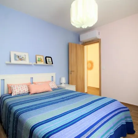 Semesterbostad Mimosa House *