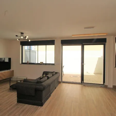 Mimosa House Semesterbostad